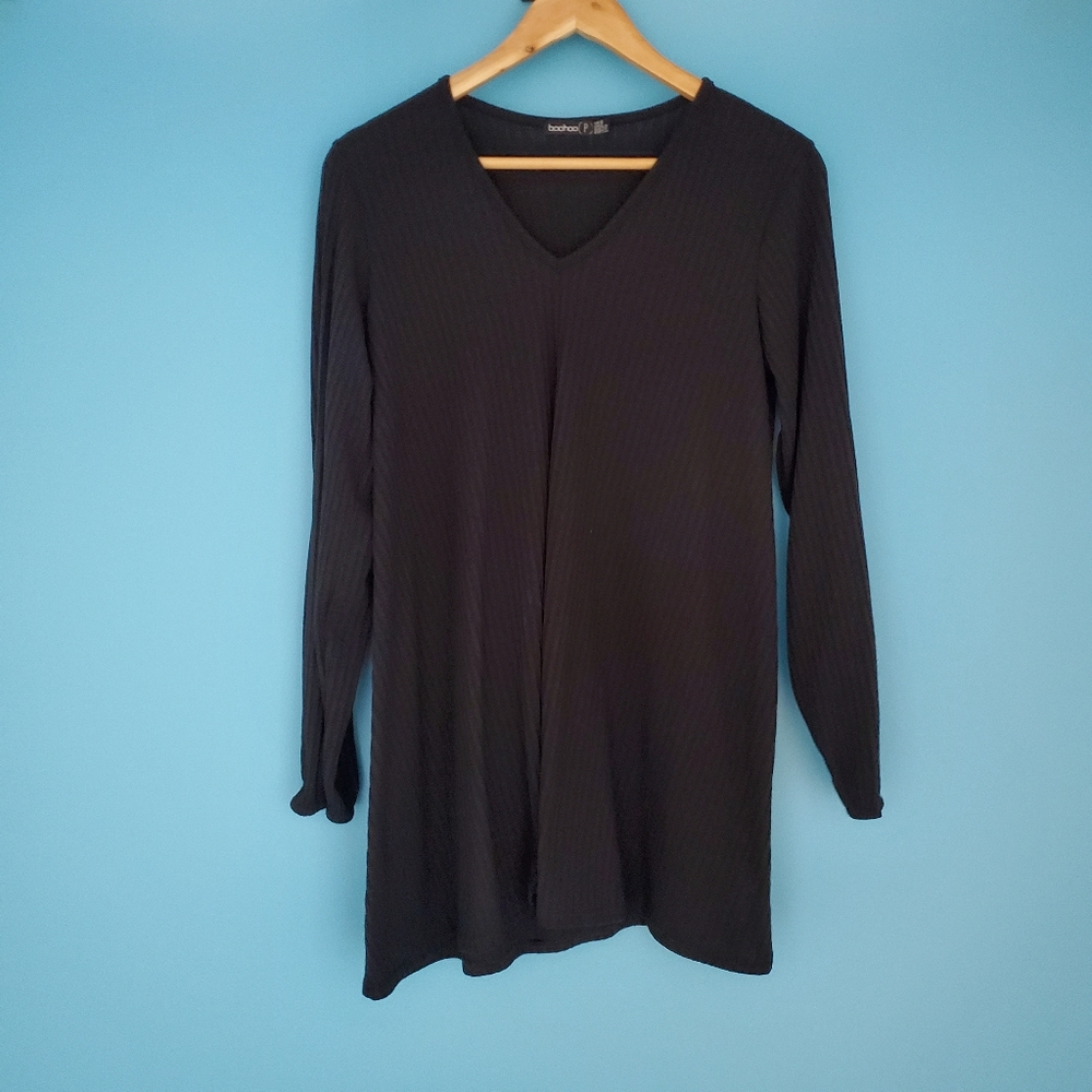 Boohoo Tunic Size 2 Black V-Neck Ribbed Top